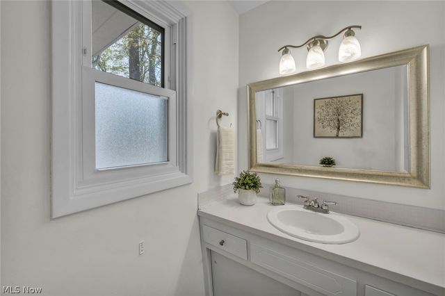 24720 Dundee Drive, Richmond Heights, OH 44143