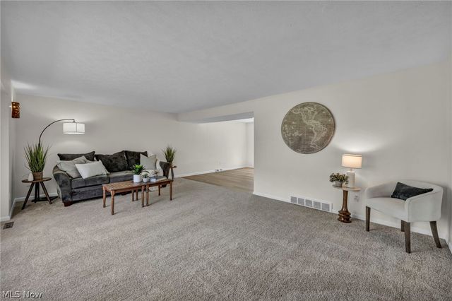24720 Dundee Drive, Richmond Heights, OH 44143