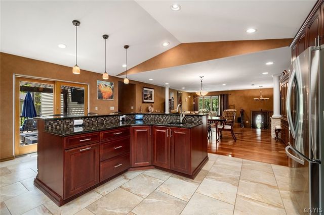 14 University Circle, Kirkland, NY 13323