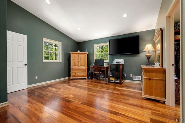 14 University Circle, Kirkland, NY 13323