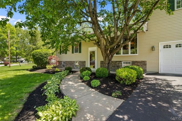 14 University Circle, Kirkland, NY 13323