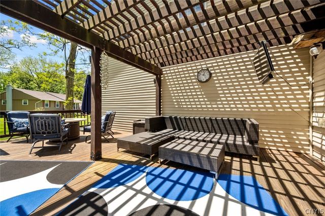 14 University Circle, Kirkland, NY 13323