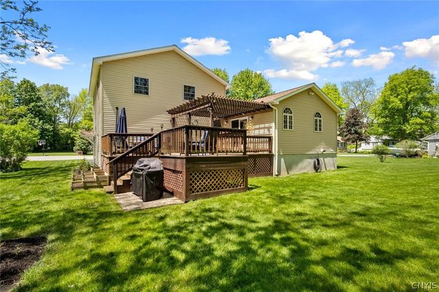 14 University Circle, Kirkland, NY 13323