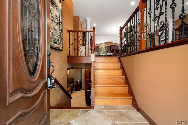 14 University Circle, Kirkland, NY 13323
