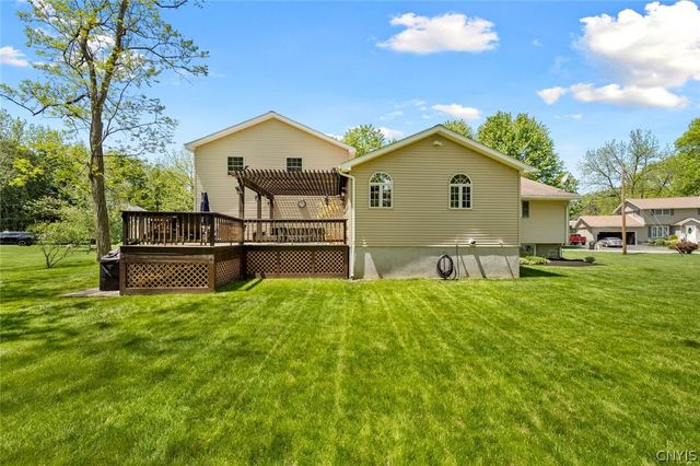 14 University Circle, Kirkland, NY 13323