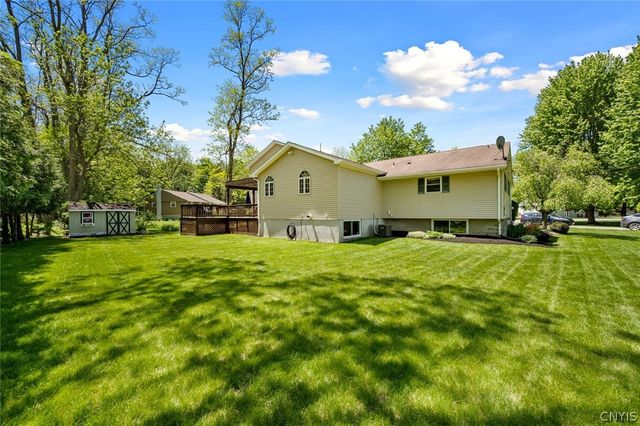 14 University Circle, Kirkland, NY 13323
