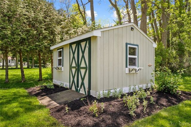 14 University Circle, Kirkland, NY 13323