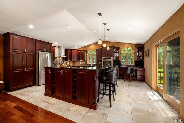 14 University Circle, Kirkland, NY 13323