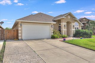 7522 South Lake Drive, Corpus Christi, TX 78414