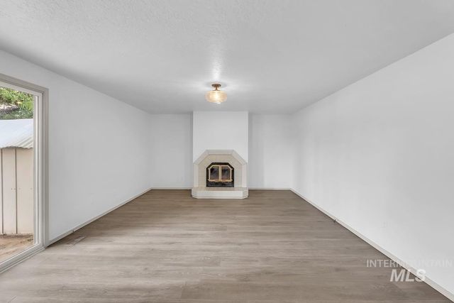 12038 W Ramrod Dr, Boise, ID 83713