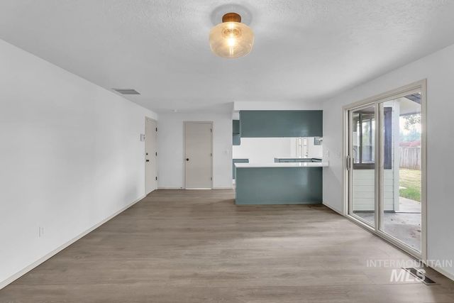12038 W Ramrod Dr, Boise, ID 83713