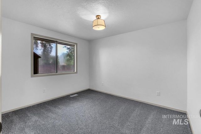 12038 W Ramrod Dr, Boise, ID 83713