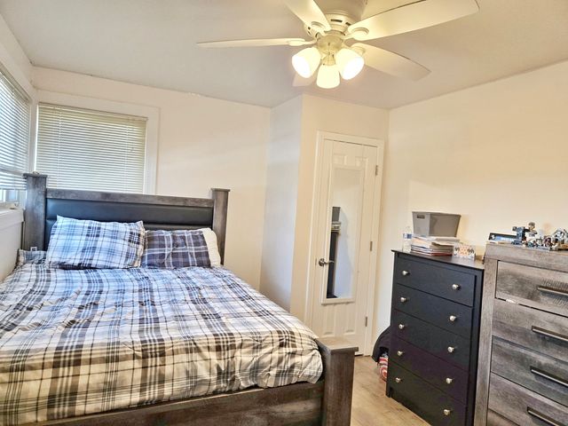 980 W Grant Drive, Des Plaines, IL 60016