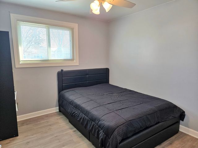 980 W Grant Drive, Des Plaines, IL 60016