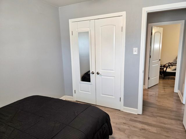 980 W Grant Drive, Des Plaines, IL 60016