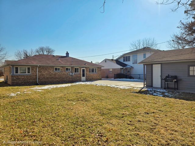 980 W Grant Drive, Des Plaines, IL 60016