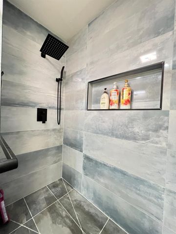 5686 N Briarwood Avenue, Fresno, CA 93711