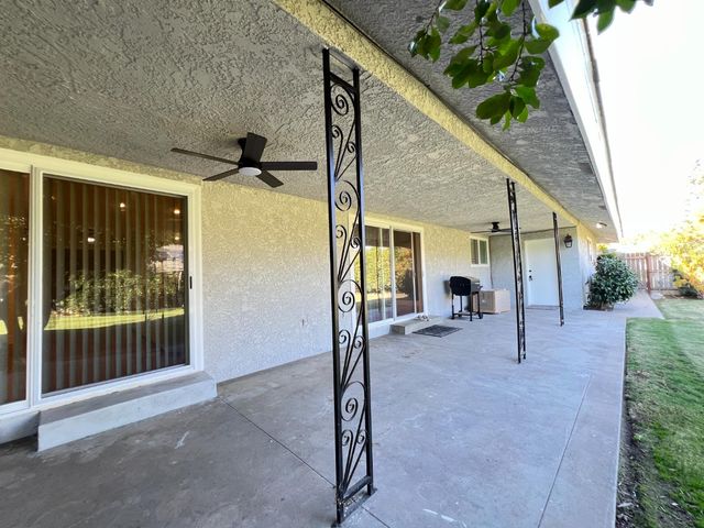 5686 N Briarwood Avenue, Fresno, CA 93711