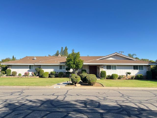 5686 N Briarwood Avenue, Fresno, CA 93711