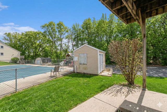 79 Maude Avenue E, Fox Lake, IL 60020