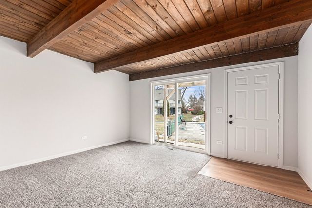 79 Maude Avenue E, Fox Lake, IL 60020