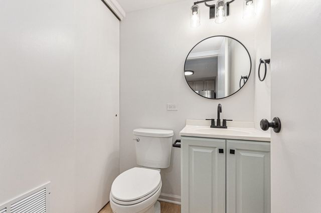 79 Maude Avenue E, Fox Lake, IL 60020