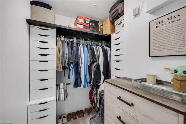 4620 Saint Croix LN # 918, Naples, FL 34109