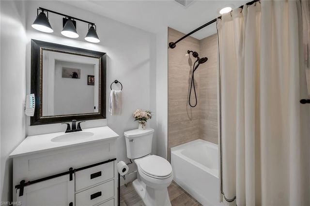 4620 Saint Croix LN # 918, Naples, FL 34109