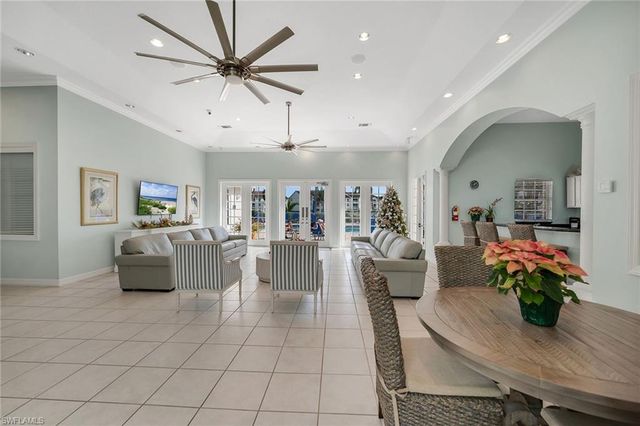 4620 Saint Croix LN # 918, Naples, FL 34109