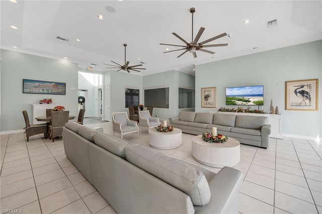 4620 Saint Croix LN # 918, Naples, FL 34109