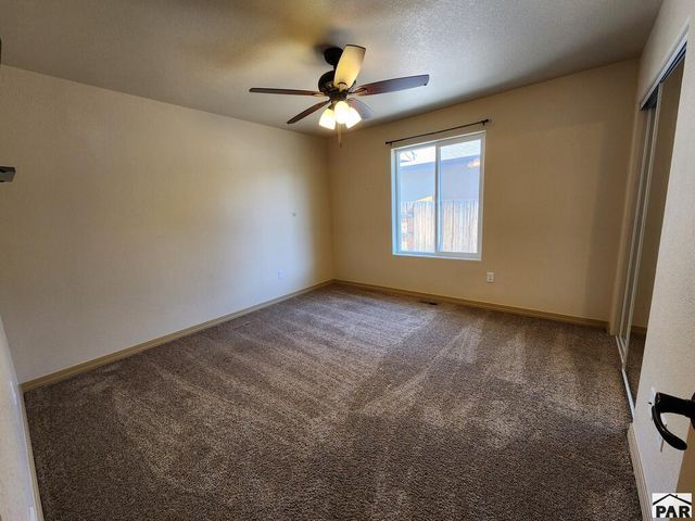 2306 Cliffmoor Ln, Pueblo, CO 81008