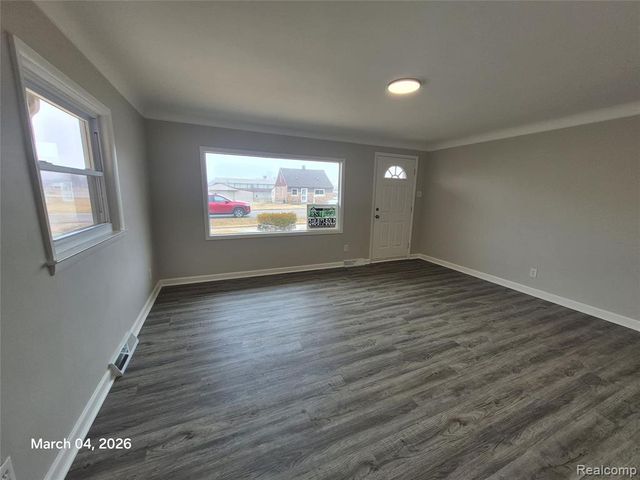 21237 Woodward Street, Clinton Township, MI 48035