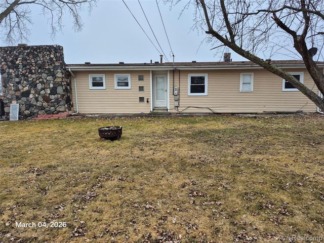21237 Woodward Street, Clinton Township, MI 48035