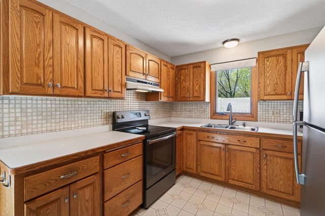 12014 Sycamore Street NW, Coon Rapids, MN 55448