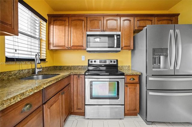 2811 N Pine Island Rd 302, Sunrise, FL 33322