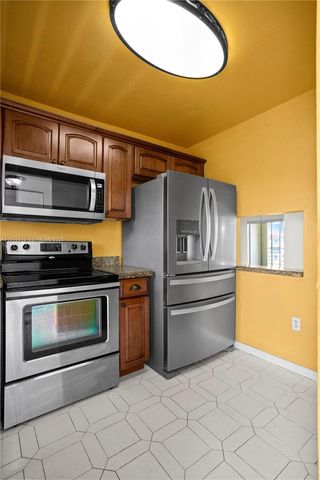 2811 N Pine Island Rd 302, Sunrise, FL 33322