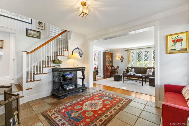7 Avon Road, Bronxville, NY 10708