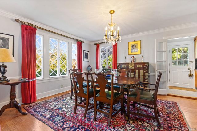 7 Avon Road, Bronxville, NY 10708