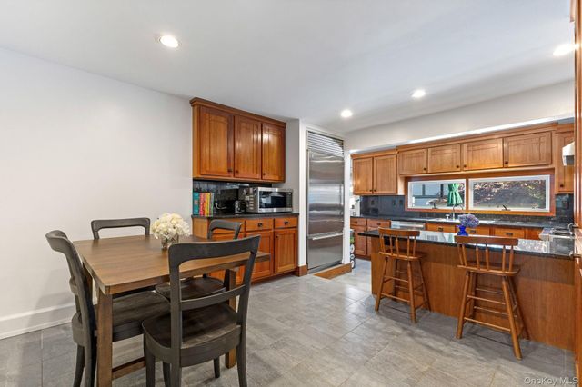7 Avon Road, Bronxville, NY 10708