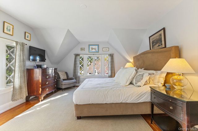 7 Avon Road, Bronxville, NY 10708
