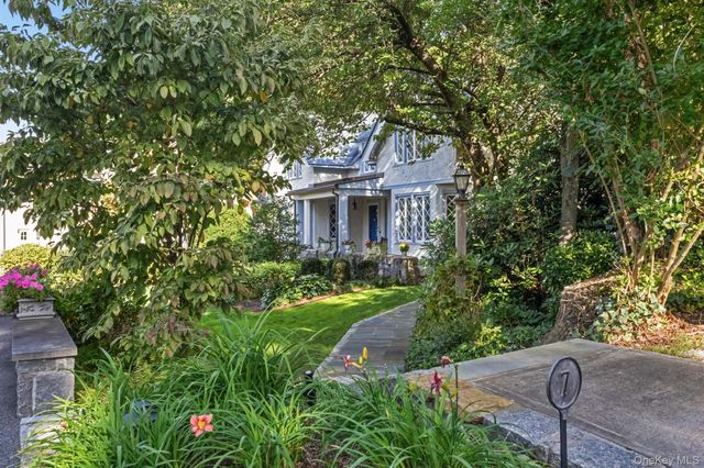 7 Avon Road, Bronxville, NY 10708