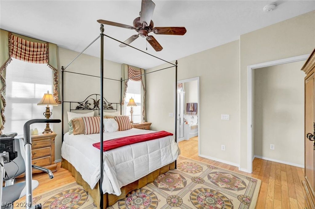 Image 15 of property listing at 2460 Summer Home Street, Las Vegas, NV 89135