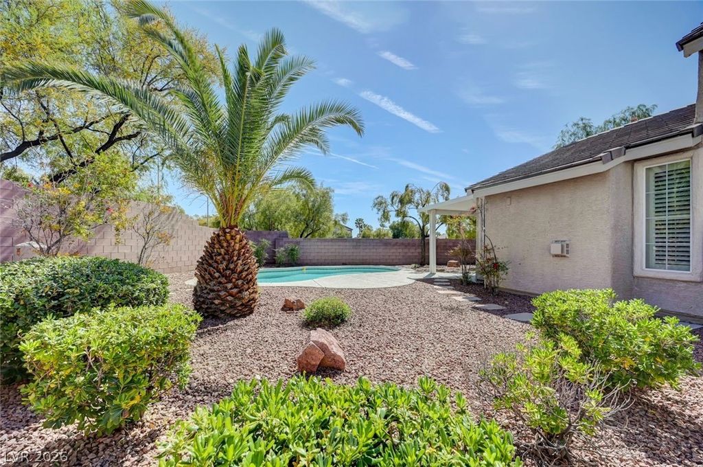 Image 31 of property listing at 2460 Summer Home Street, Las Vegas, NV 89135
