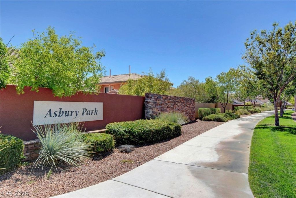 Image 32 of property listing at 2460 Summer Home Street, Las Vegas, NV 89135