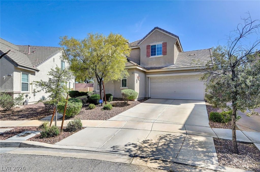 Image 4 of property listing at 2460 Summer Home Street, Las Vegas, NV 89135