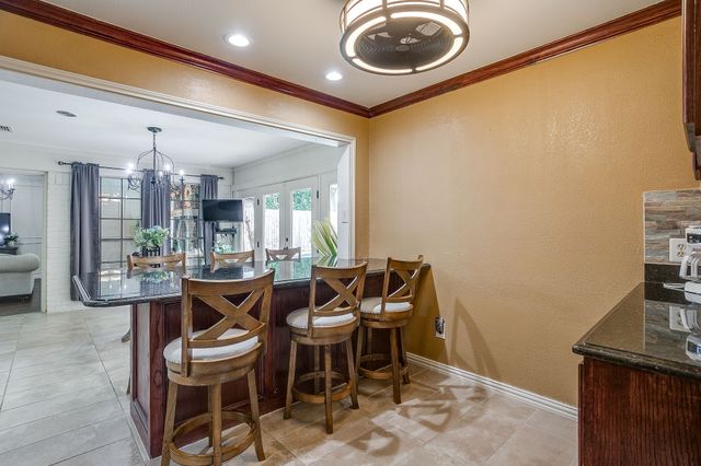 1800 Briarcrest Lane, Arlington, TX 76012
