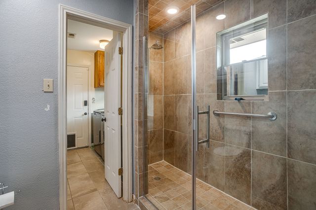 1800 Briarcrest Lane, Arlington, TX 76012