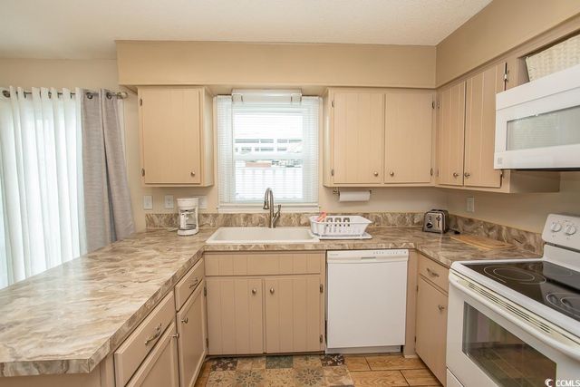 405 13th Ave S Apt K, Myrtle Beach, SC 29577