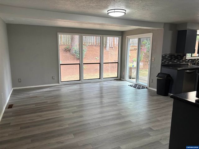 5291 S 14th Pl, Salem, OR 97302