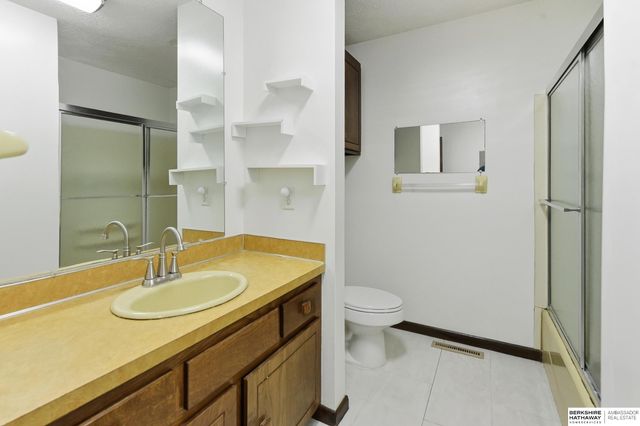 11128 W Lakeshore Drive, Blair, NE 68008